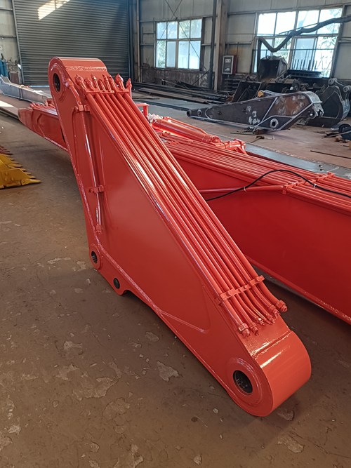 挖掘機(jī)加長(zhǎng)臂改裝